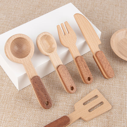 Montessori-inspiriertes holzernes Spielküchenset für Kleinkinder mit realistischen Zubehörteilen